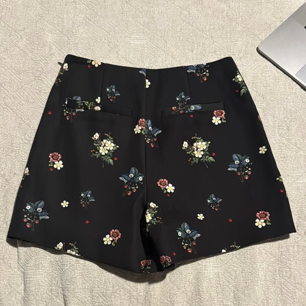 TED BAKER Floral Black Women's Shorts-NWOT